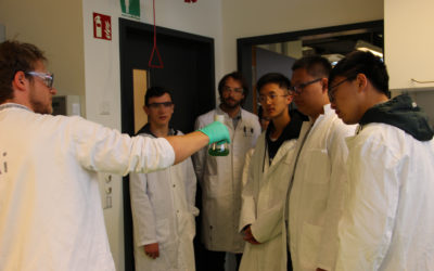 Schüler*innen zu Besuch im Biotechnologie-Labor der Hochschule Biberach