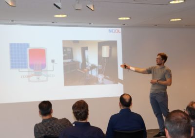 Niklas Schobel stellt die Idee des Energie-Start-ups Nexol zur solaren Warmwasserbereitung vor.
