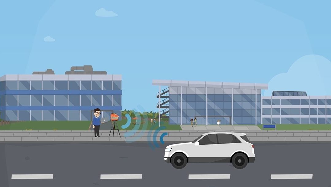 Comic-Szene aus dem Video: Ein Auto fährt auf einen Wissenschaftler zu, der einen Radarsensor neben sich stehen hat. Auto und Sensor senden Radarsignale aus. Im Hintergrund sieht man einen Hochschulcampus.