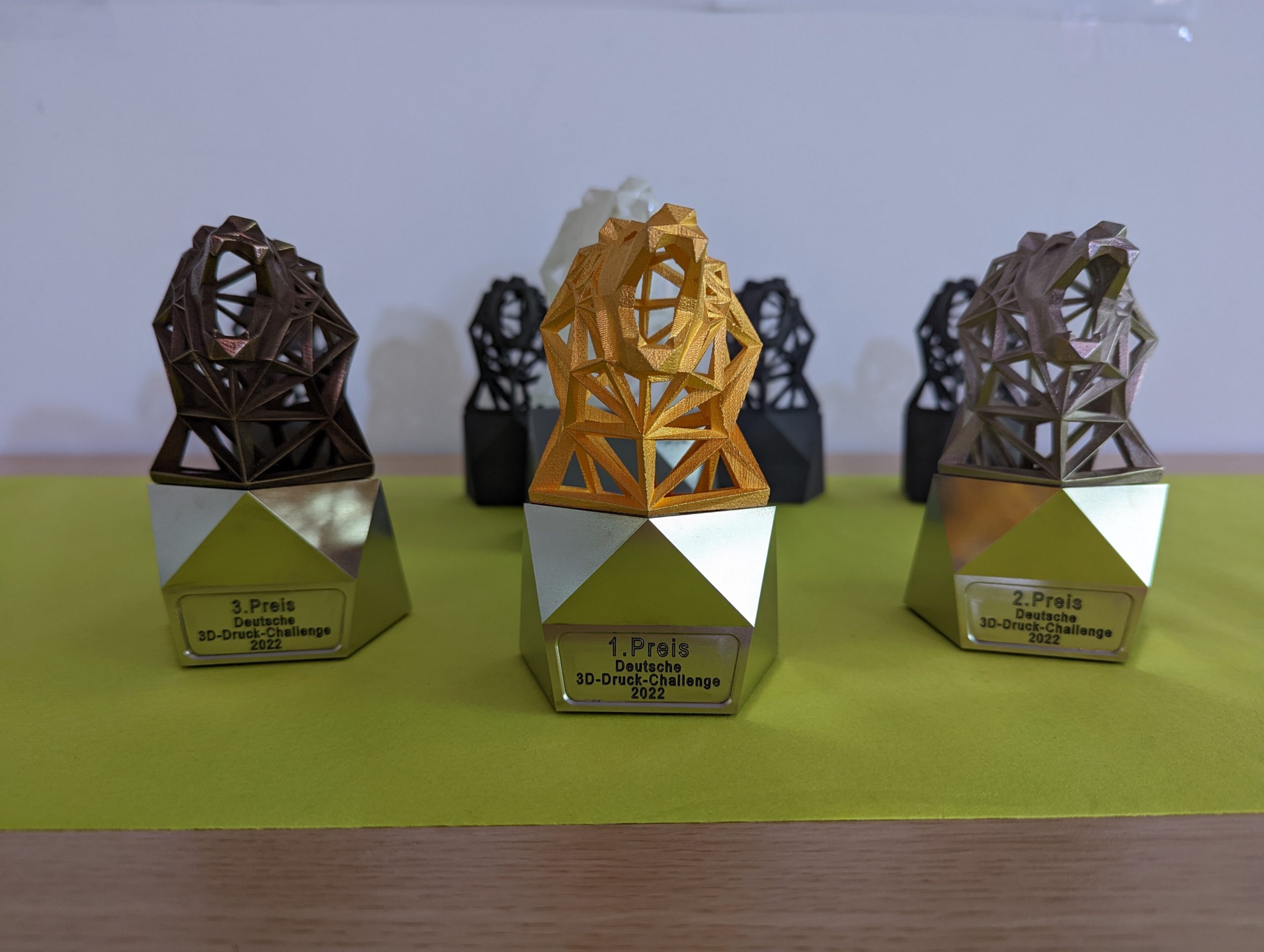 6 3D-gedruckte Pokale 